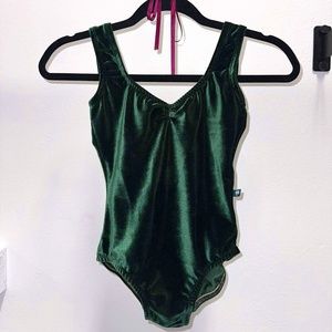 Luckyleo Green Velvet Leo